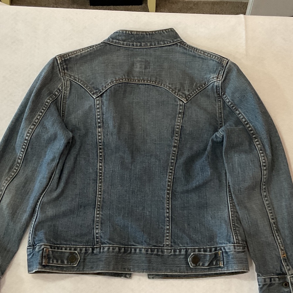GAP Vintage-Inspired Washed Denim Jacket - Blue - Picture 2 of 3
